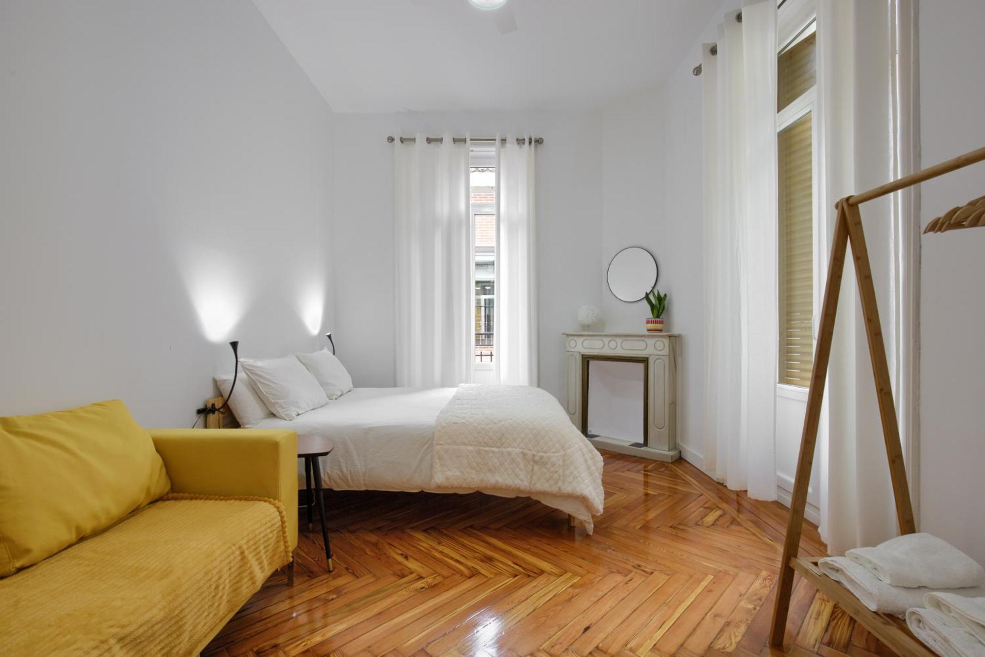Mezzanine Orange Apartment Мадрид Стая снимка
