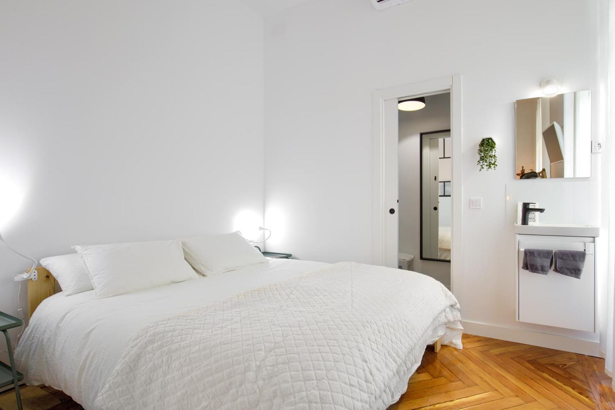 Mezzanine Orange Apartment Мадрид Стая снимка