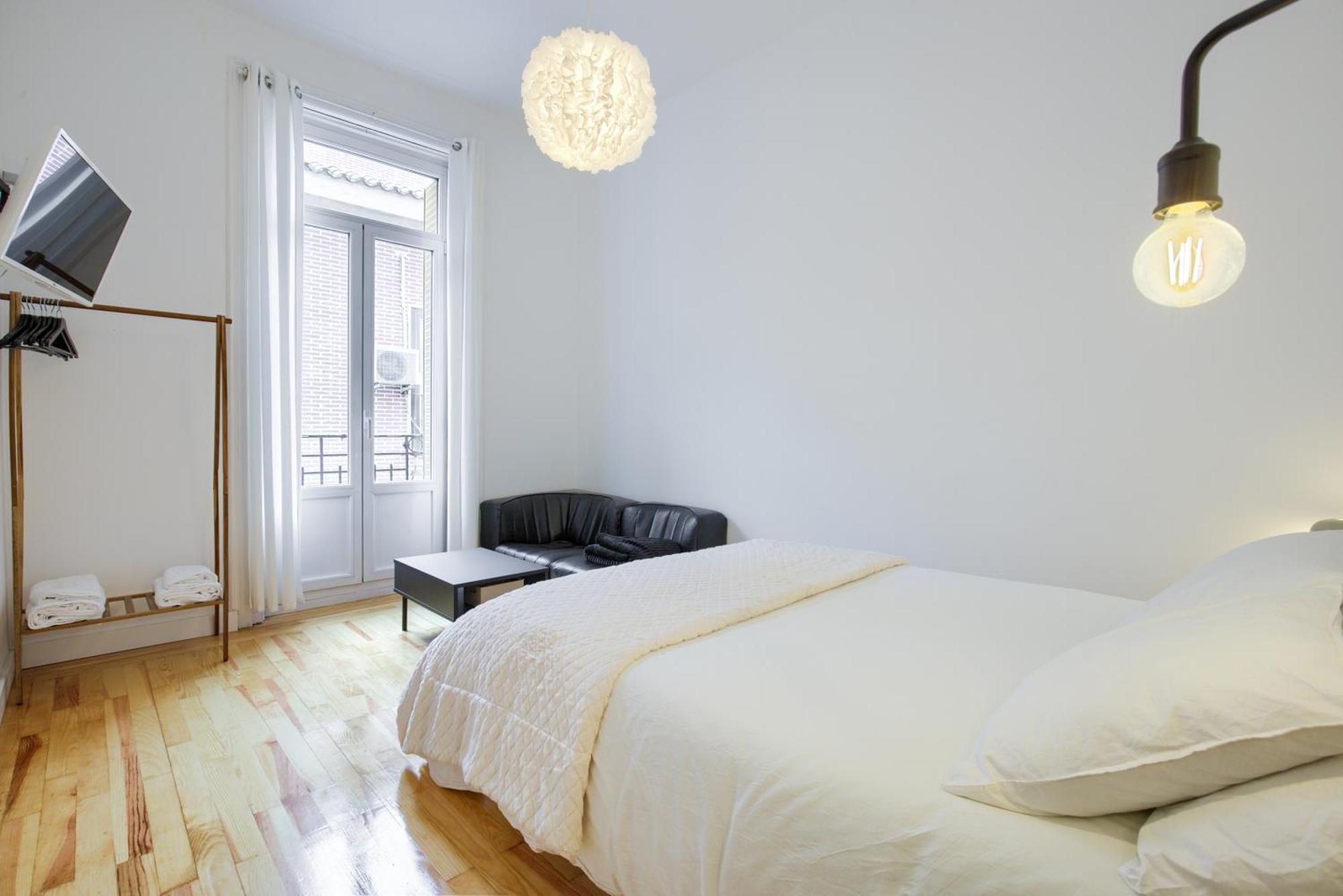 Mezzanine Orange Apartment Мадрид Стая снимка