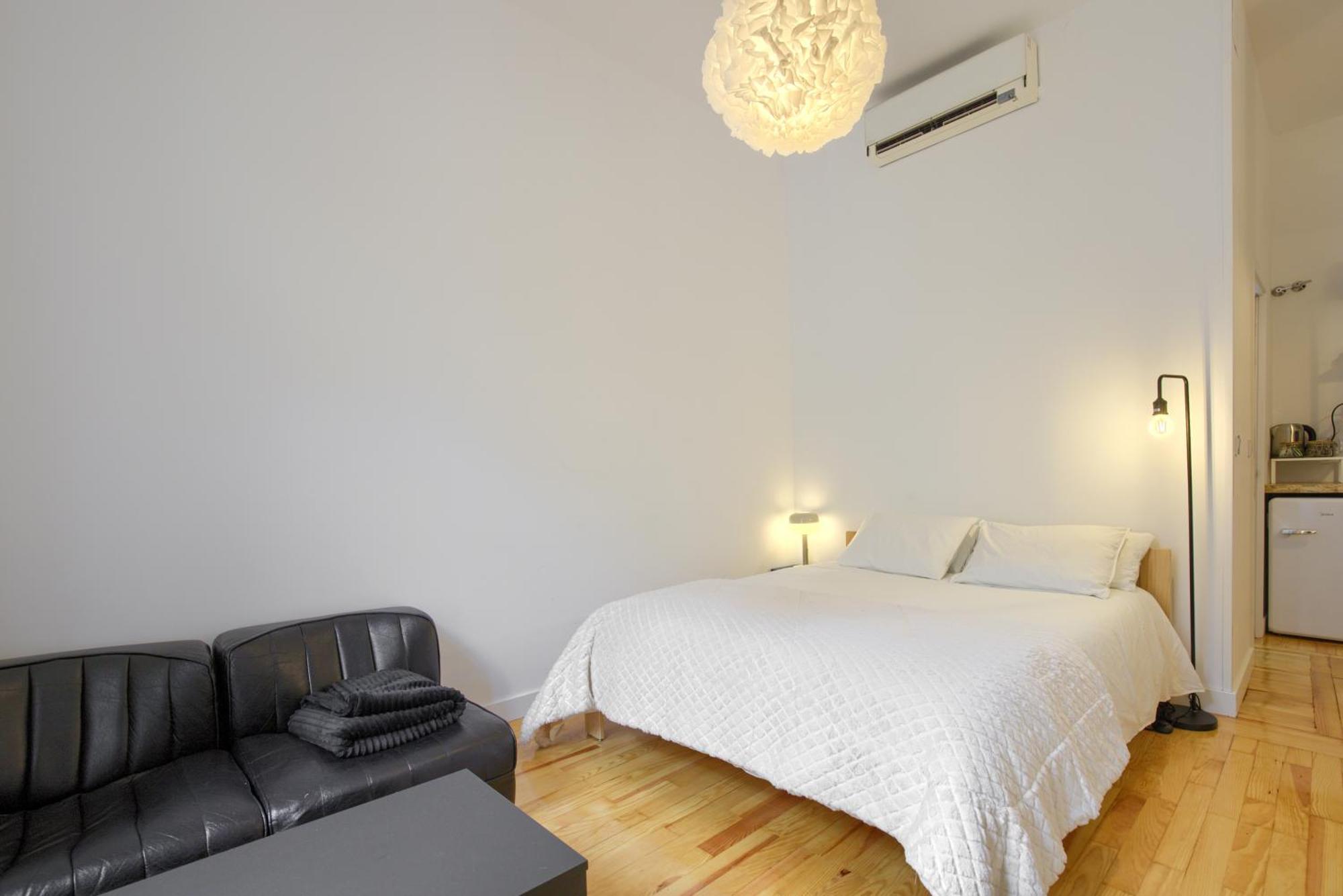 Mezzanine Orange Apartment Мадрид Стая снимка