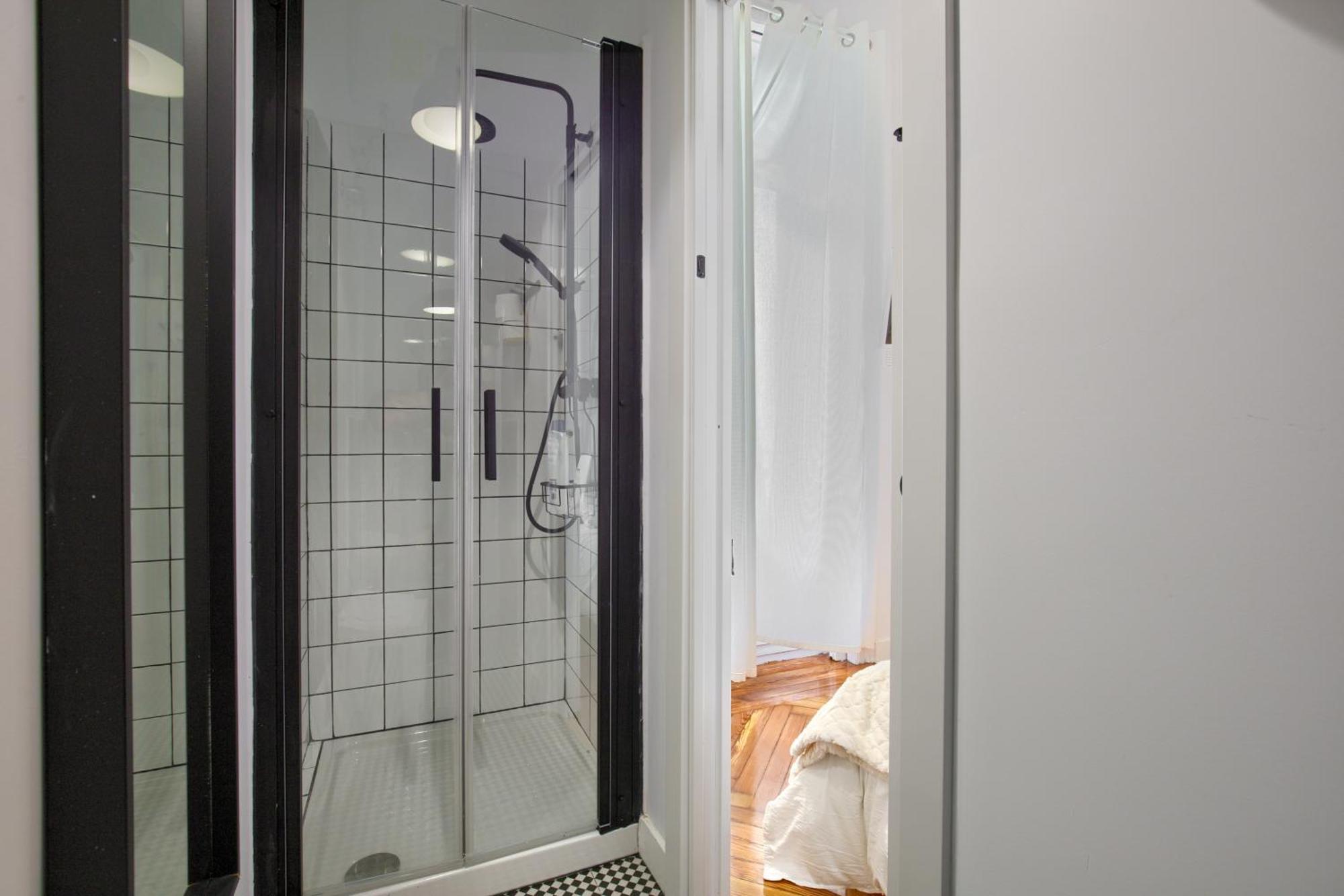 Mezzanine Orange Apartment Мадрид Стая снимка