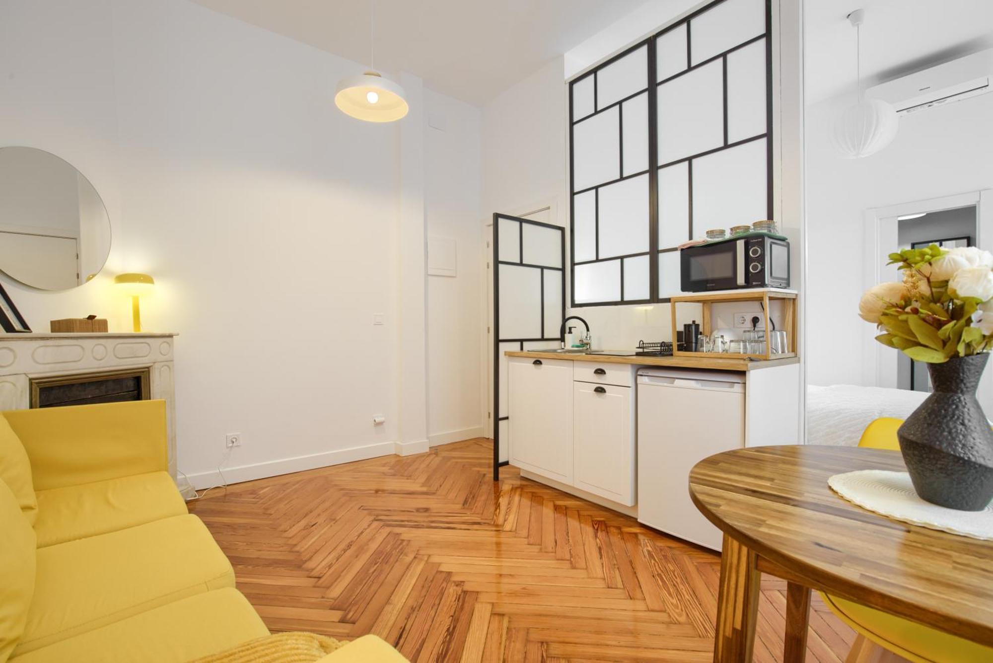 Mezzanine Orange Apartment Мадрид Стая снимка