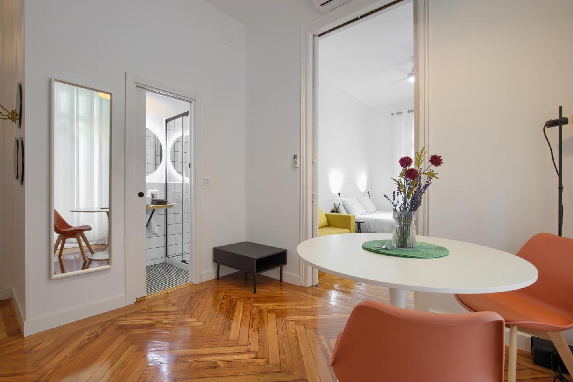 Mezzanine Orange Apartment Мадрид Стая снимка